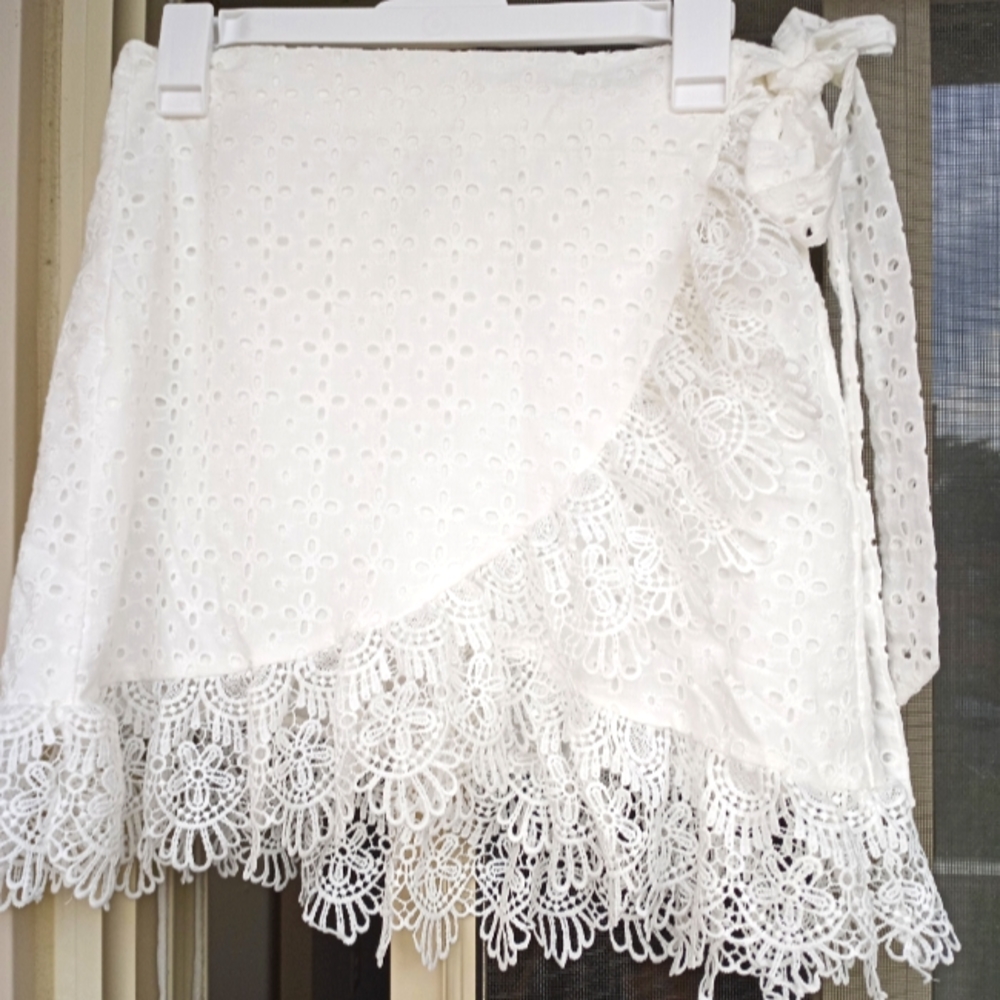 Wrap Tie side Schiffy Skirt